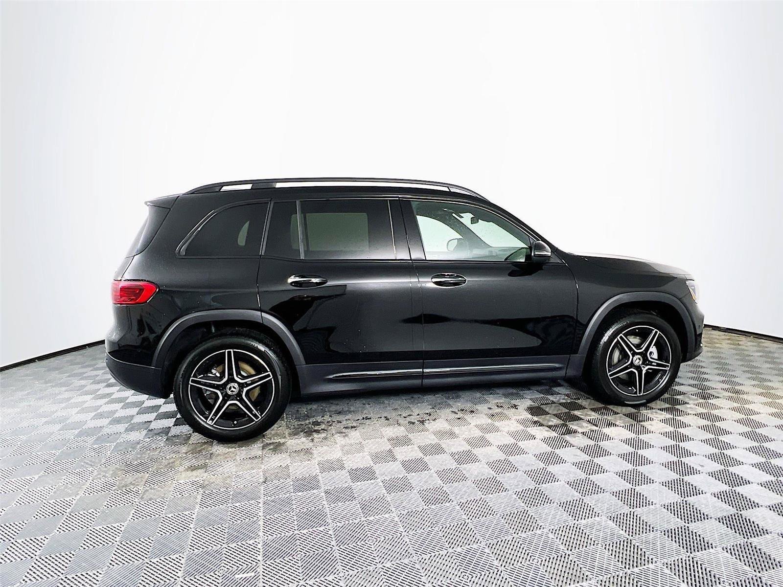 Certified 2026 Mercedes-Benz GLB 250 4MATIC image 7