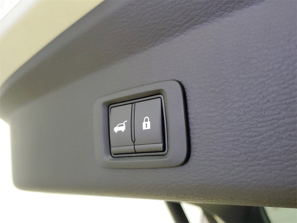 New 2025 Mitsubishi Outlander SEL image 11