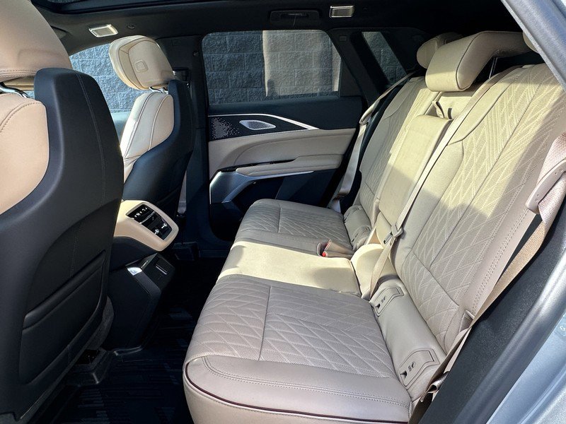 New 2026 Cadillac Lyriq V image 7