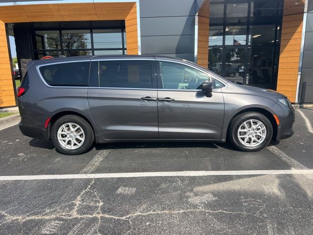 Used 2023 Chrysler Voyager LX image 2