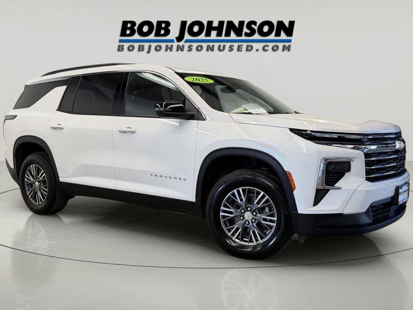 Used 2025 Chevrolet Traverse LT AWD/4WD image 1