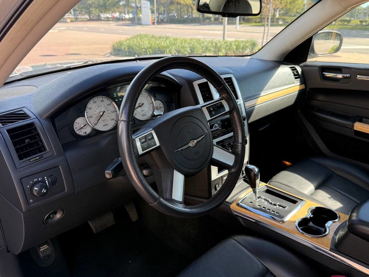 Used 2008 Chrysler 300 Limited image 12