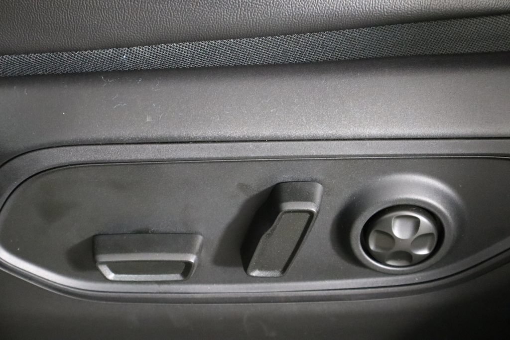 New 2027 Jeep Grand Cherokee Altitude AWD/4WD image 24