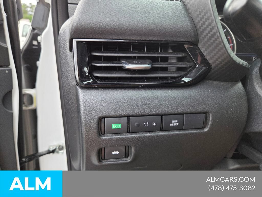 Used 2024 Nissan Sentra SV FWD image 28