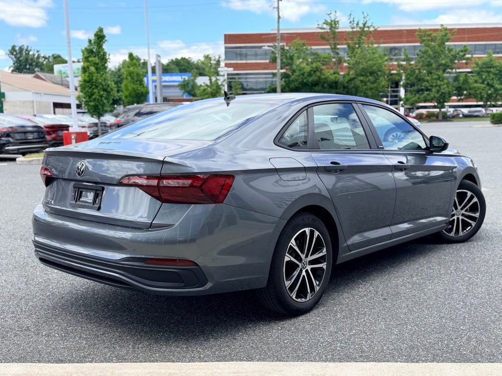Used 2024 Volkswagen Jetta Sport FWD image 6
