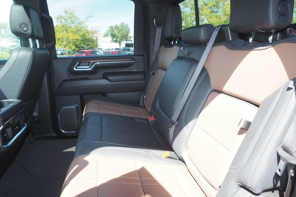 Used 2024 Chevrolet Silverado 3500 High Country w/ High Country Premium Package AWD/4WD image 16