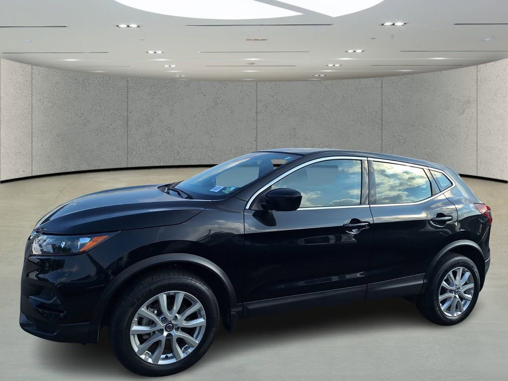 Used 2021 Nissan Rogue Sport S image 2