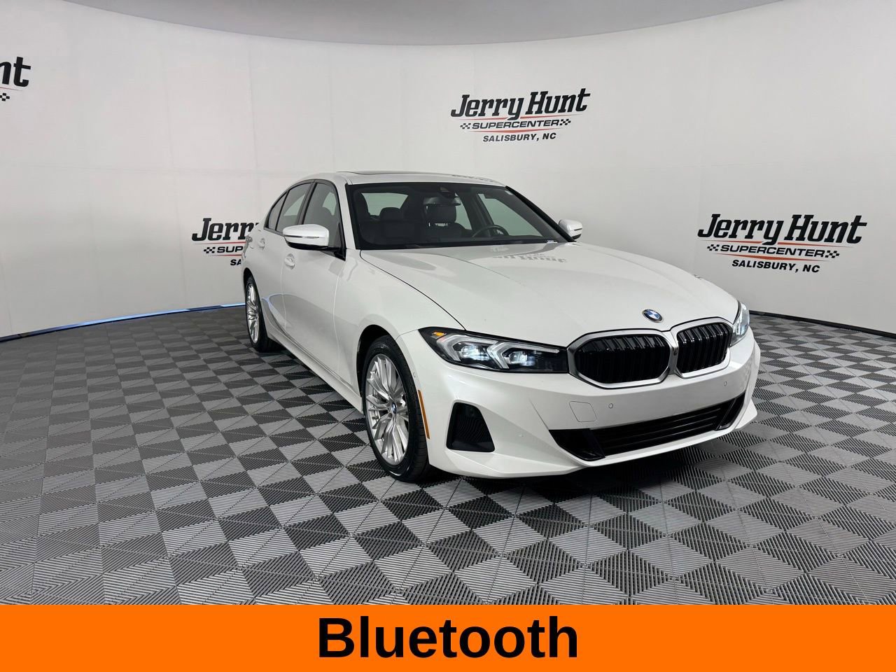 Used 2023 BMW 330i Sedan w/ Premium Package image 6