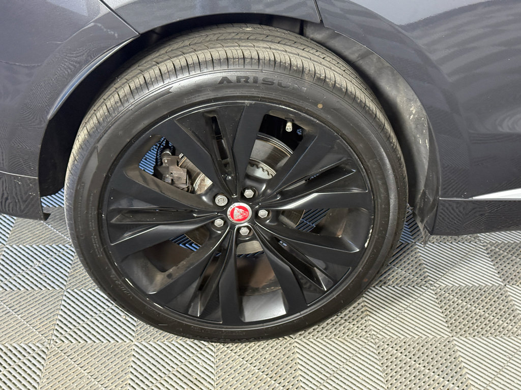 Used 2023 Jaguar F-PACE R-Dynamic S image 7