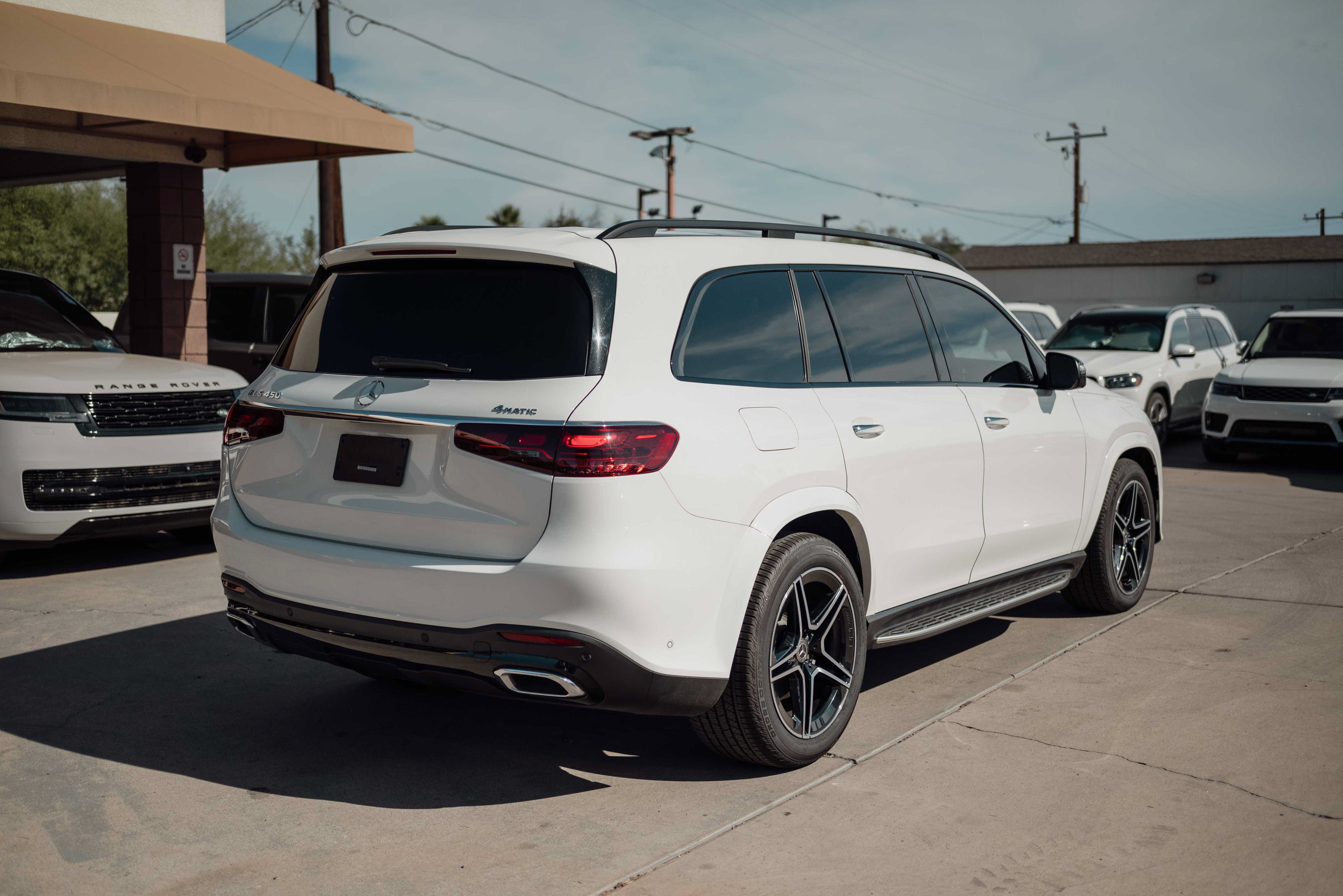 Used 2024 Mercedes-Benz GLS 450 4MATIC image 4