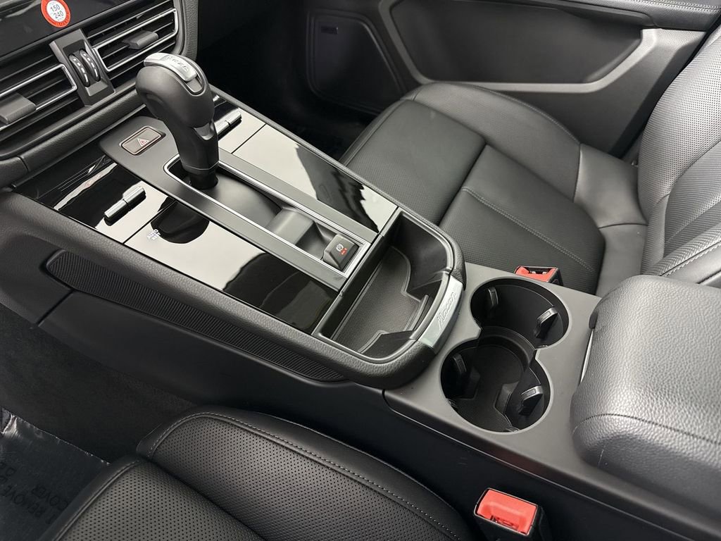 Certified 2025 Porsche Macan image 32