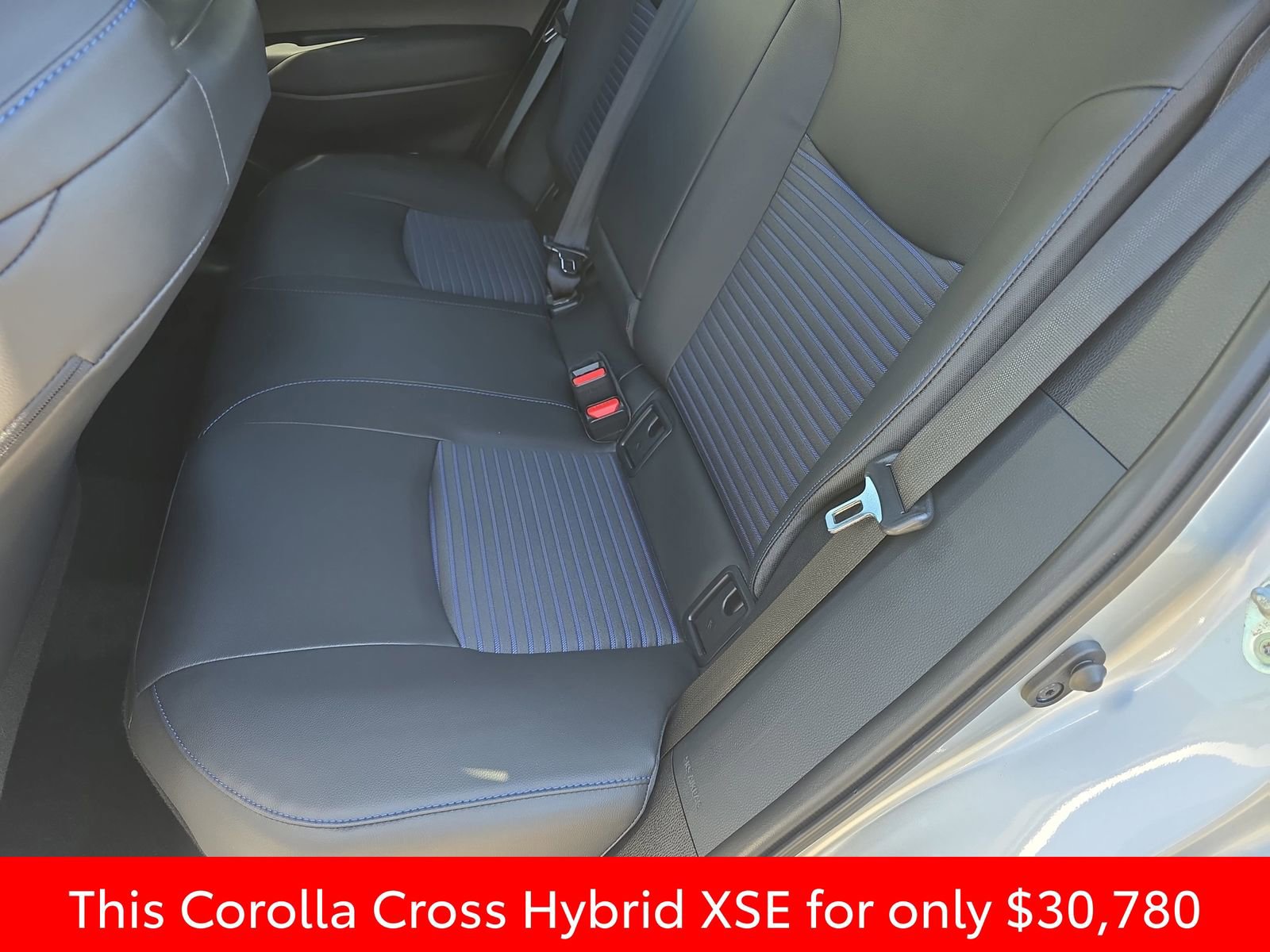 Used 2024 Toyota Corolla Cross XSE w/ Convenience Package image 22