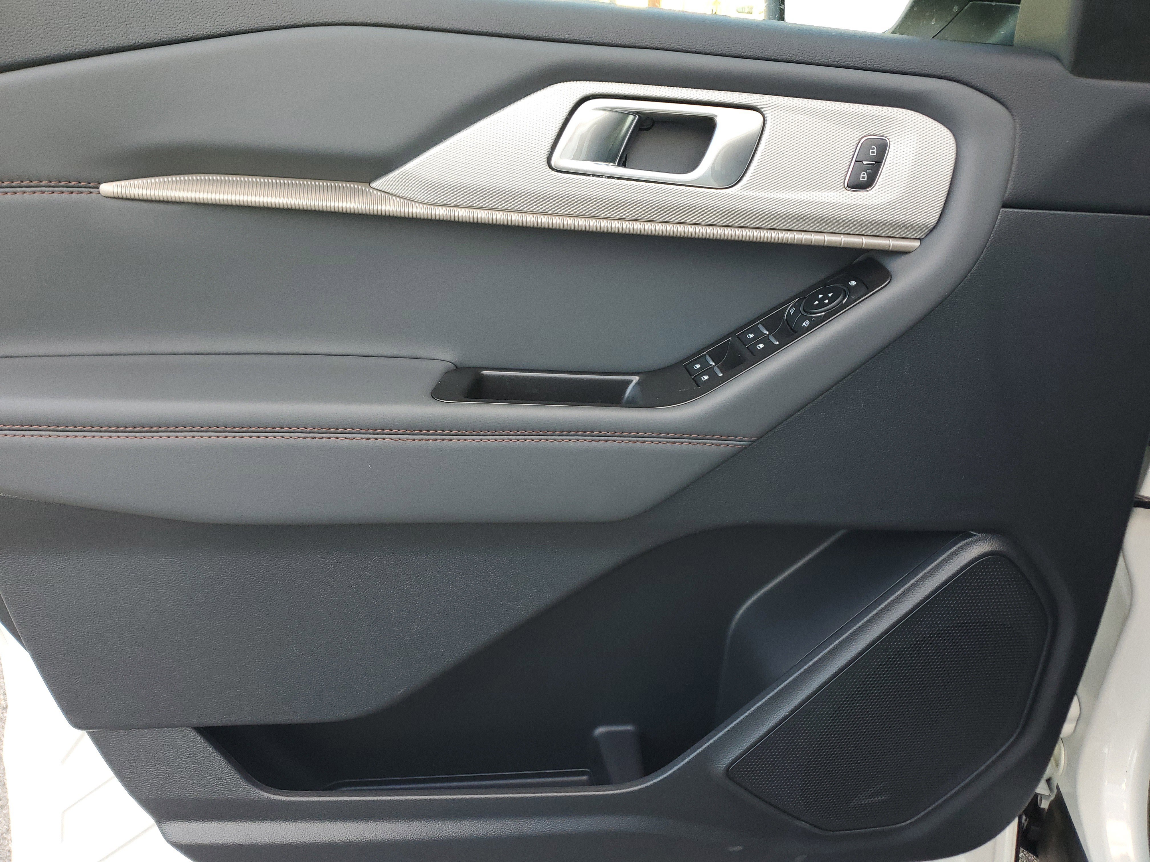 New 2026 Ford Explorer Active image 12