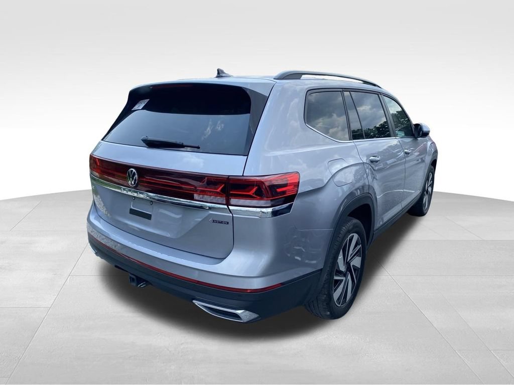 Used 2025 Volkswagen Atlas SE AWD/4WD image 13