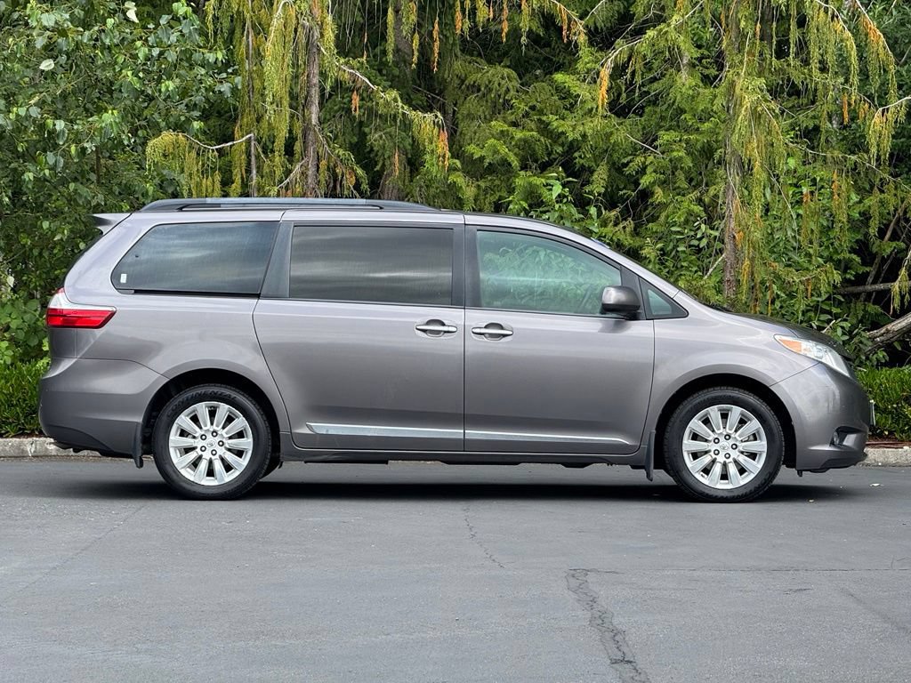 Used 2015 Toyota Sienna XLE w/ XLE Navigation Package AWD/4WD image 41