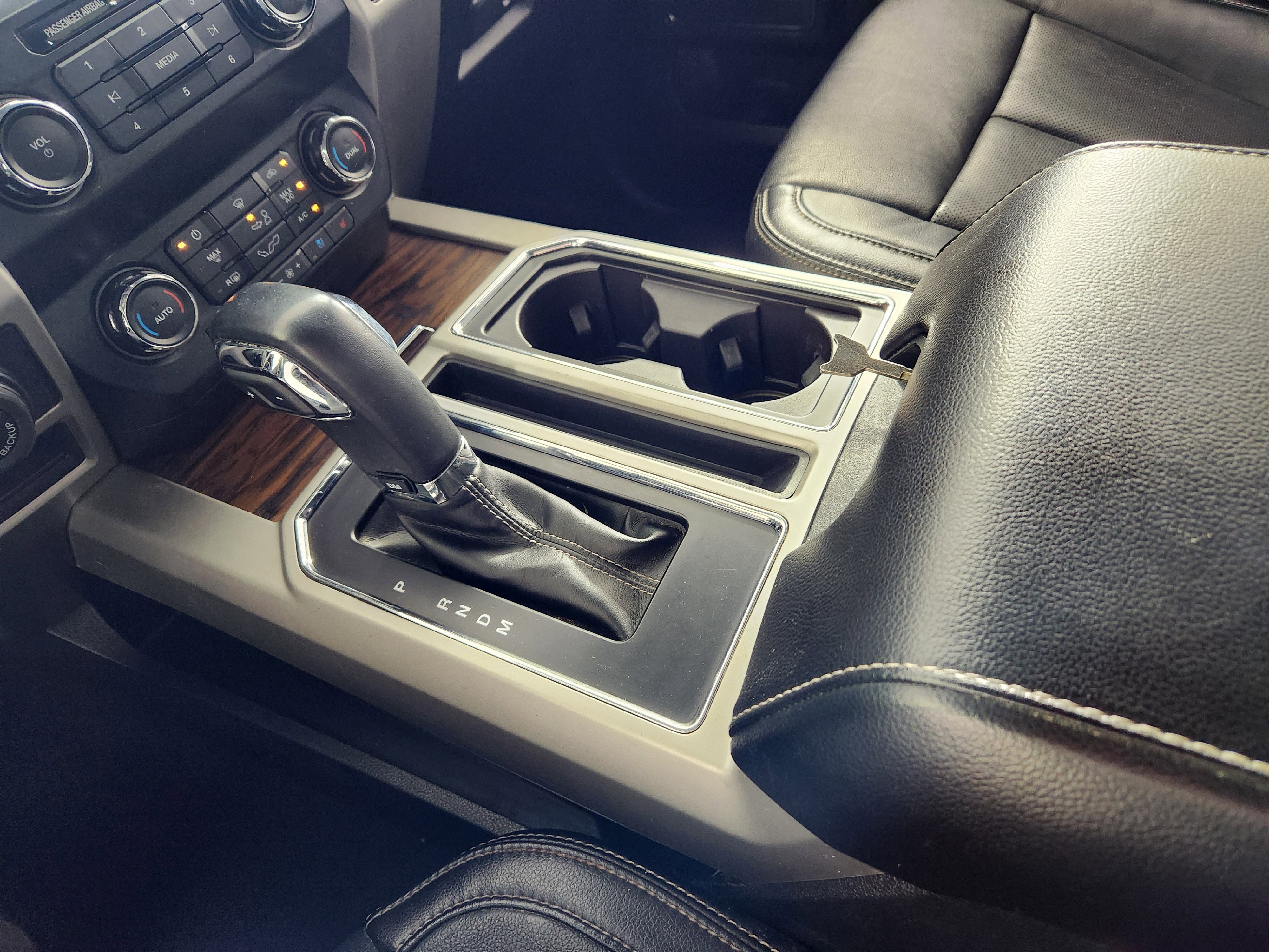 Used 2019 Ford F150 Lariat image 25