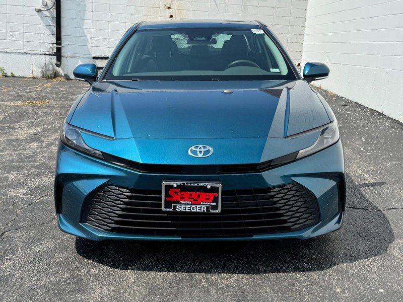 Certified 2025 Toyota Camry Hybrid image 7