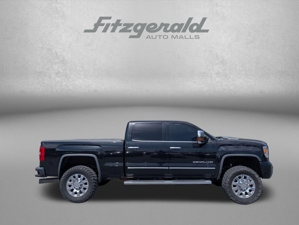 Used 2017 GMC Sierra 2500 Denali w/ Duramax Plus Package image 4