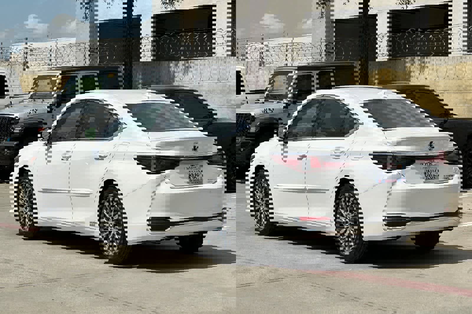 Used 2019 Lexus ES 300h w/ Premium Package image 7