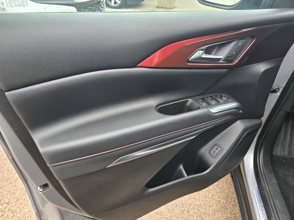 Used 2025 Chevrolet Traverse Z71 image 36