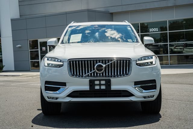 Certified 2023 Volvo XC90 B6 Plus AWD/4WD image 2