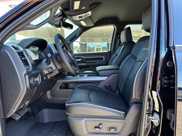 New 2026 RAM 3500 Laramie AWD/4WD image 9