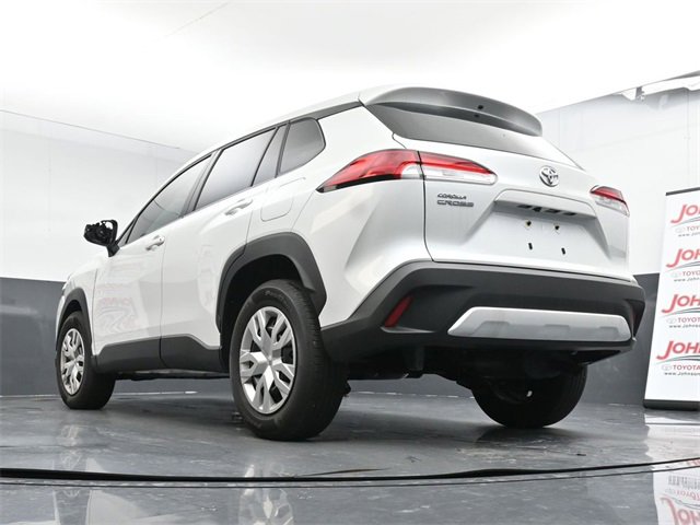 Used 2025 Toyota Corolla Cross L image 21