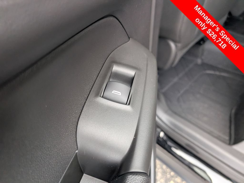 Used 2025 Chevrolet TrailBlazer RS w/ Convenience Package AWD/4WD image 12