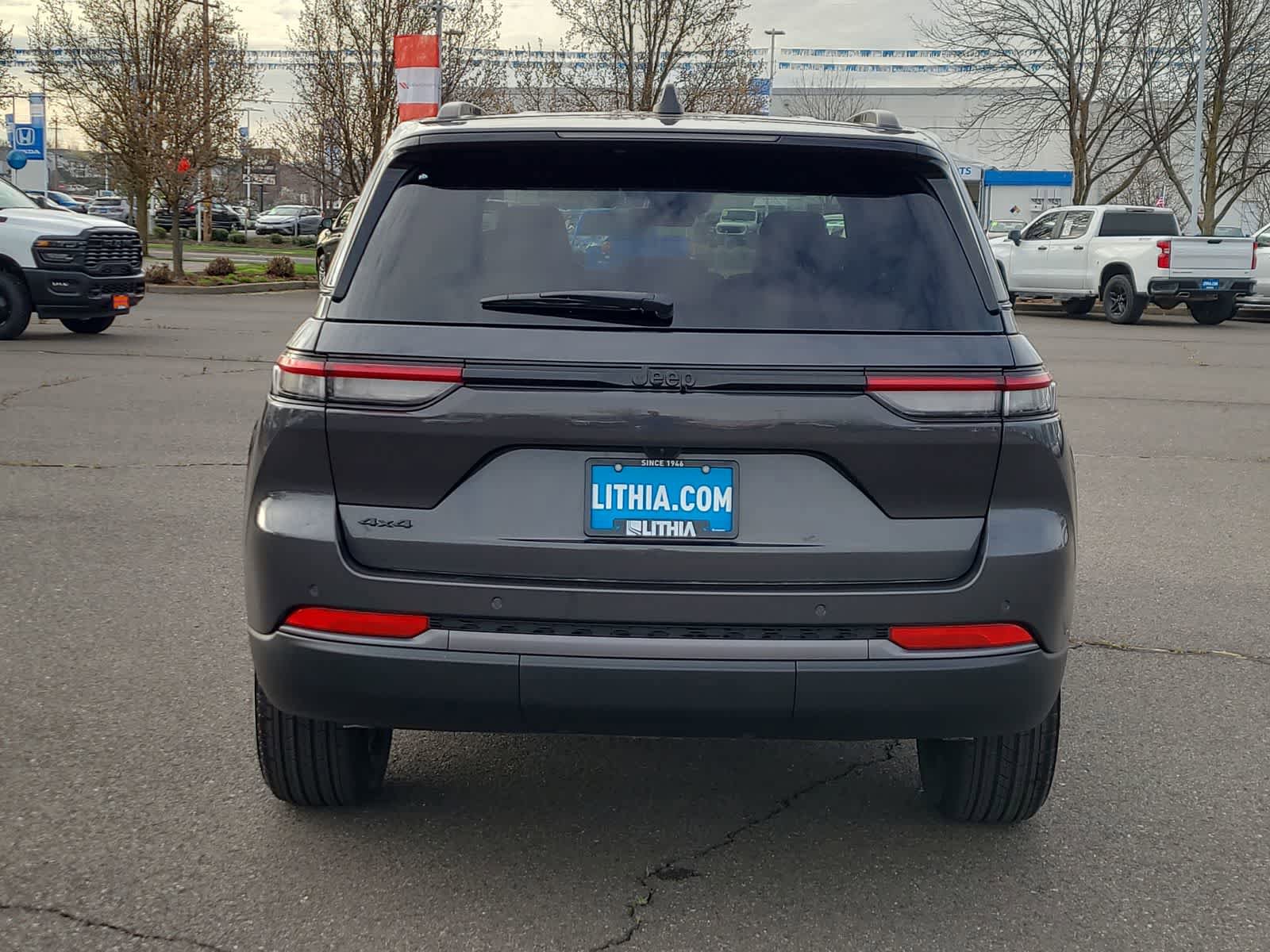 New 2026 Jeep Grand Cherokee Altitude AWD/4WD image 13
