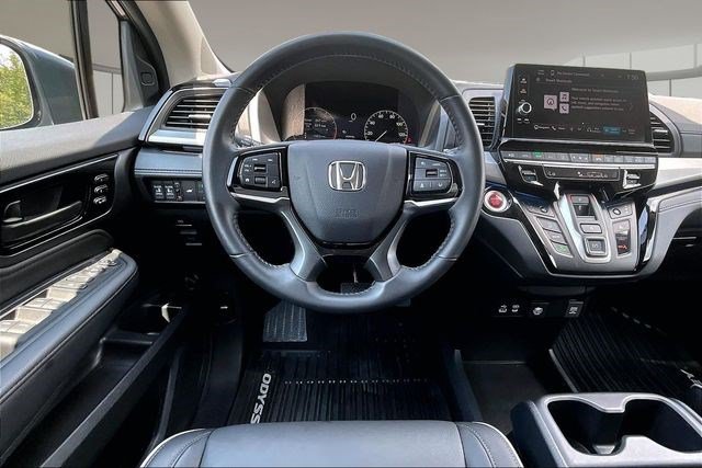 Certified 2025 Honda Odyssey Touring image 8