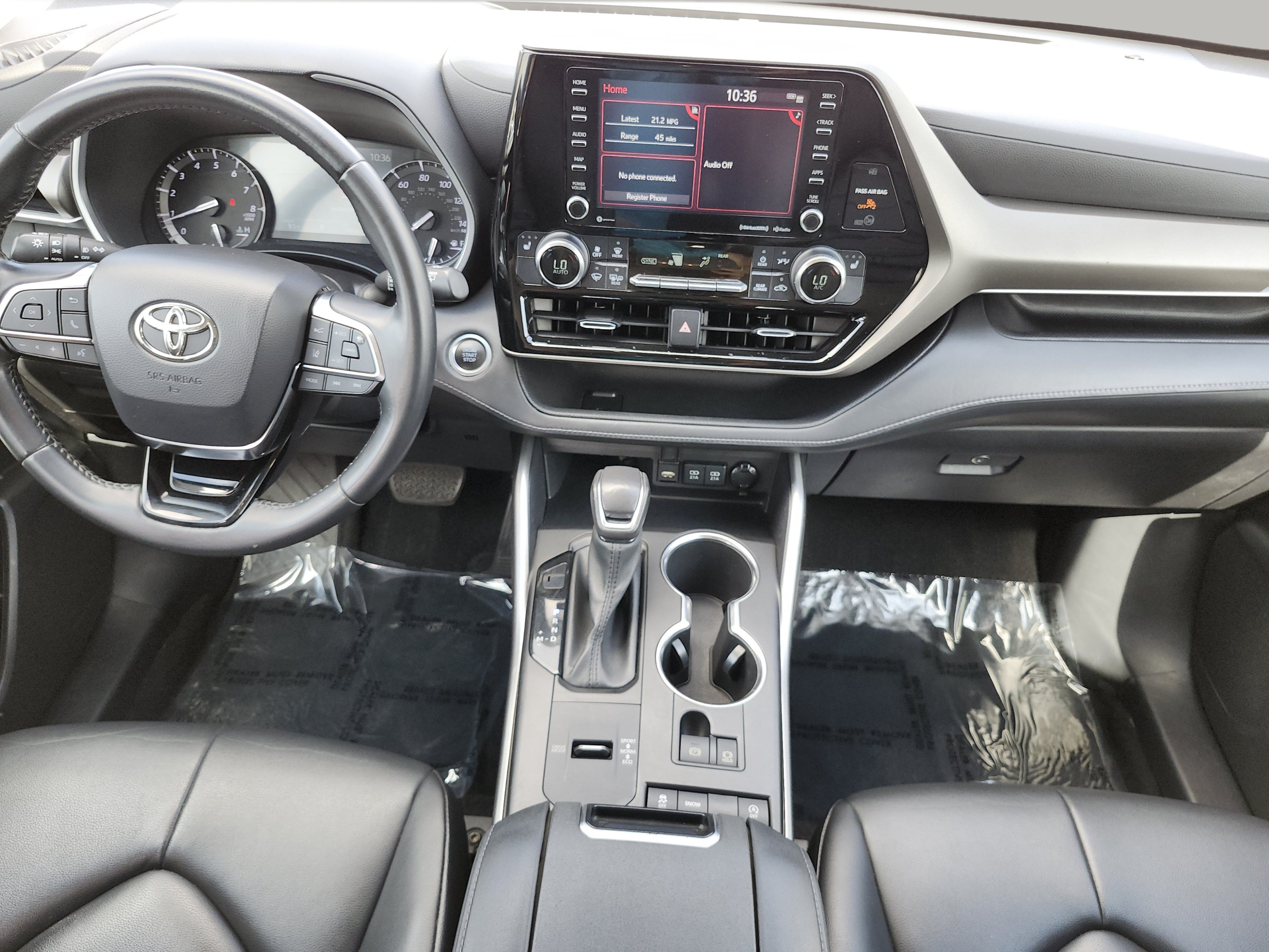Used 2021 Toyota Highlander XLE FWD image 16