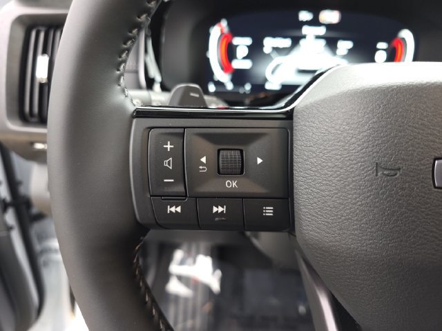 New 2026 Nissan Pathfinder Platinum w/ Accent Package FWD image 25