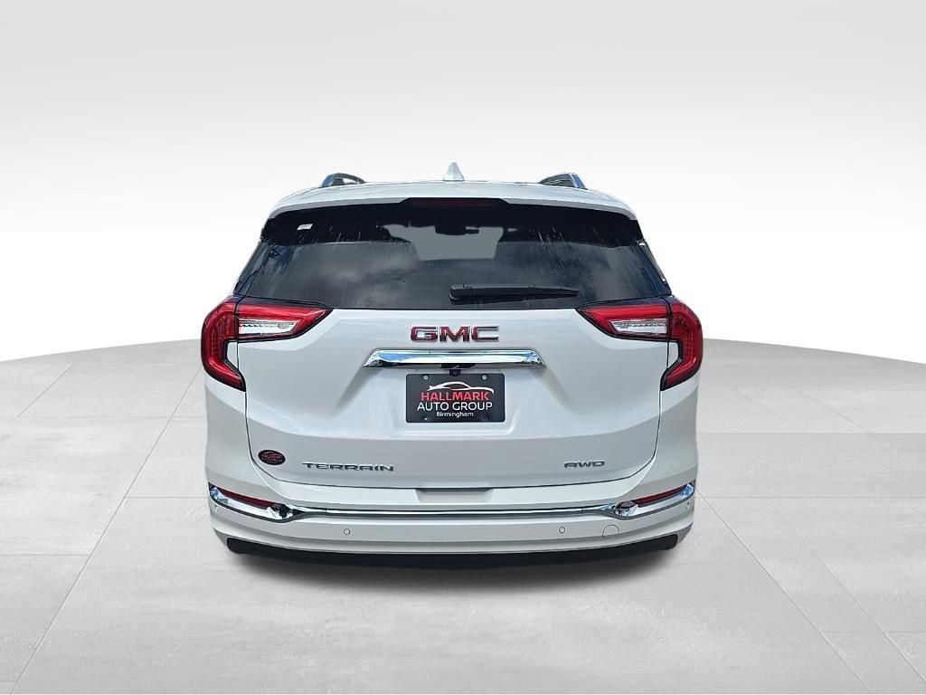 Used 2023 GMC Terrain Denali w/ Denali Premium Package image 4