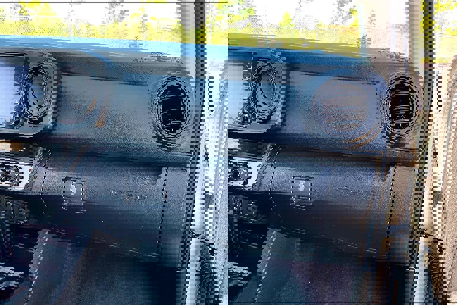 Used 2023 Toyota Tacoma SR image 18