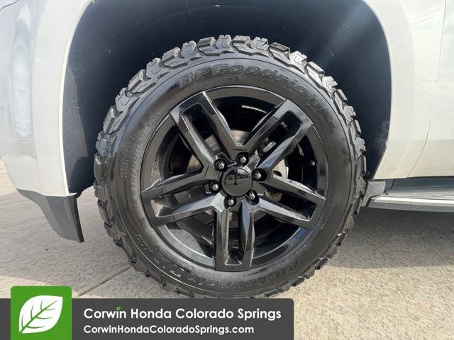 Used 2017 GMC Yukon SLT AWD/4WD image 36