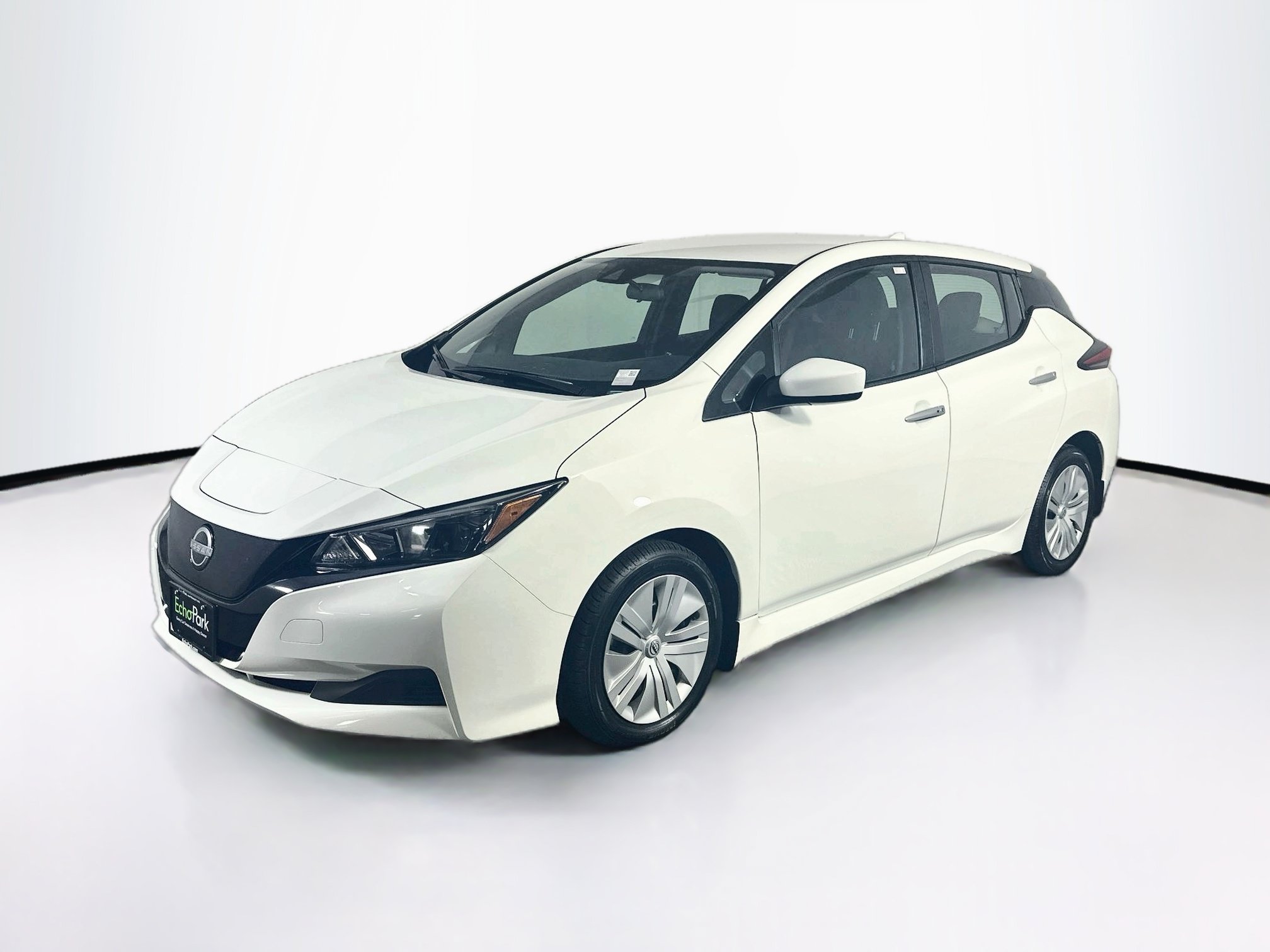 Used 2024 Nissan Leaf S FWD image 3