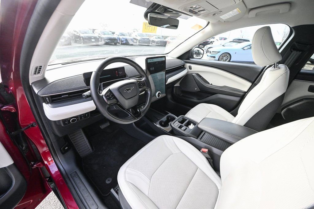 Certified 2025 Ford Mustang Mach-E Premium image 18