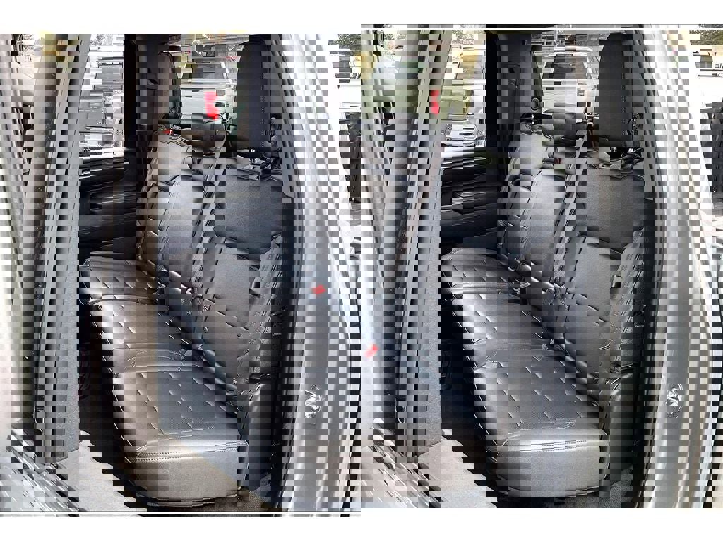 Used 2025 Chevrolet Silverado 3500 LTZ image 28