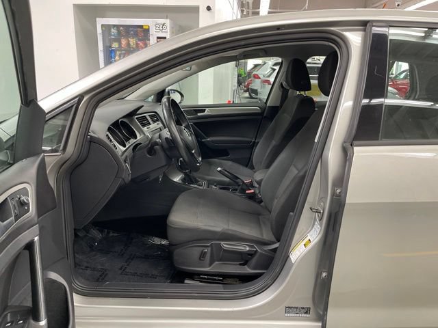 Used 2016 Volkswagen Golf S FWD image 7
