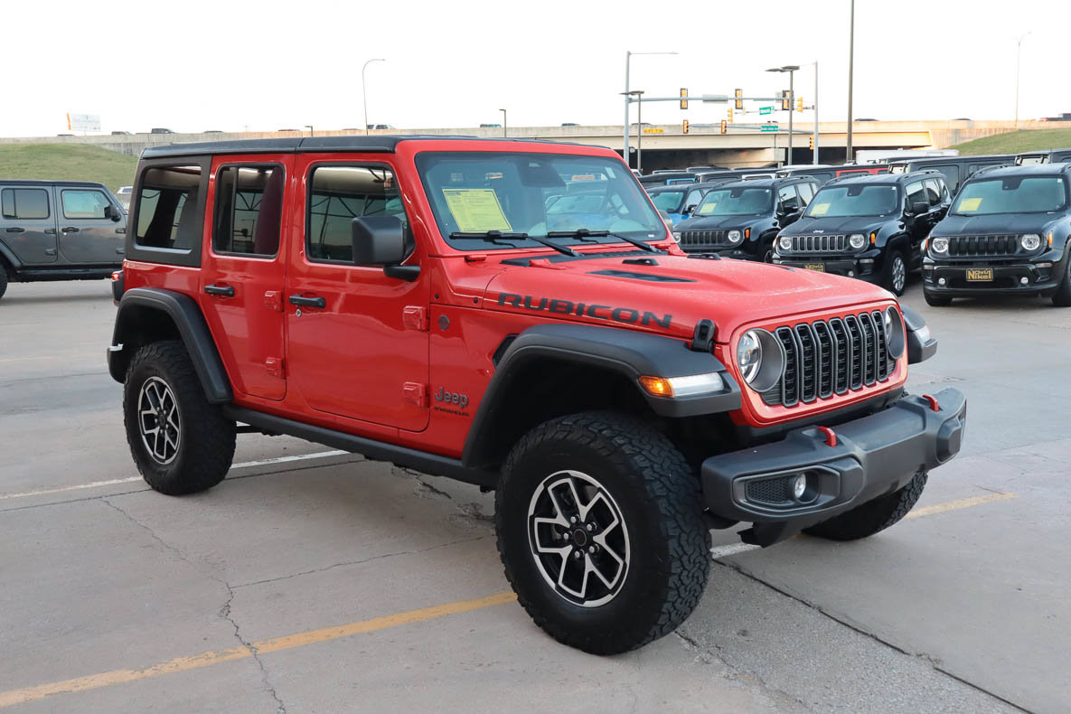 Used 2026 Jeep Wrangler Unlimited Rubicon AWD/4WD image 4