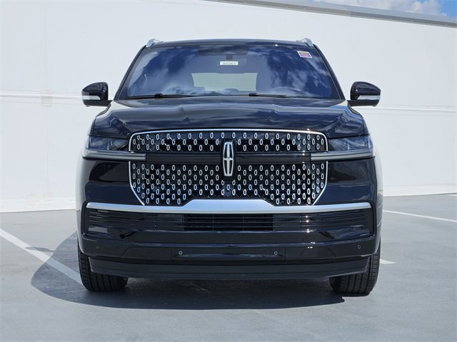 New 2025 Lincoln Navigator L Reserve image 2