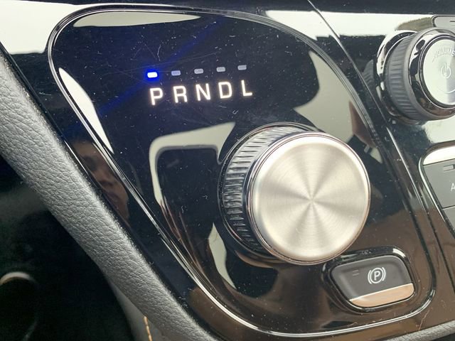 Used 2023 Chrysler Pacifica Pinnacle FWD image 25