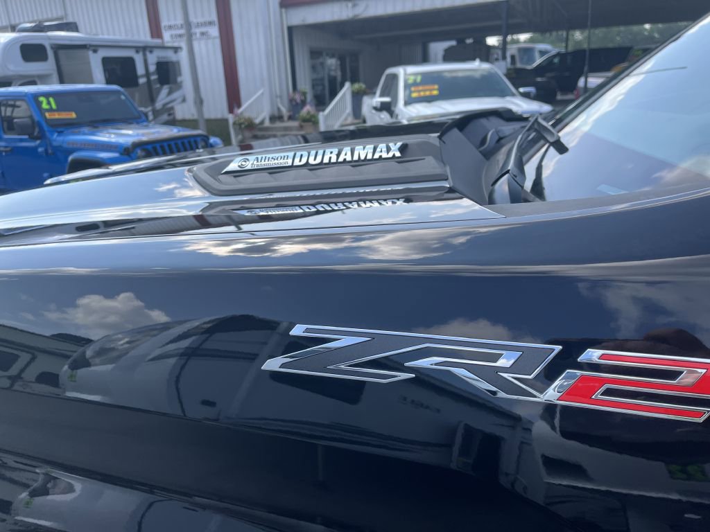 Used 2024 Chevrolet Silverado 2500 ZR2 w/ Technology Package image 10