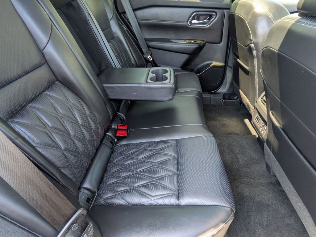 Used 2026 Nissan Rogue Platinum w/ Platinum Premium Package AWD/4WD image 26
