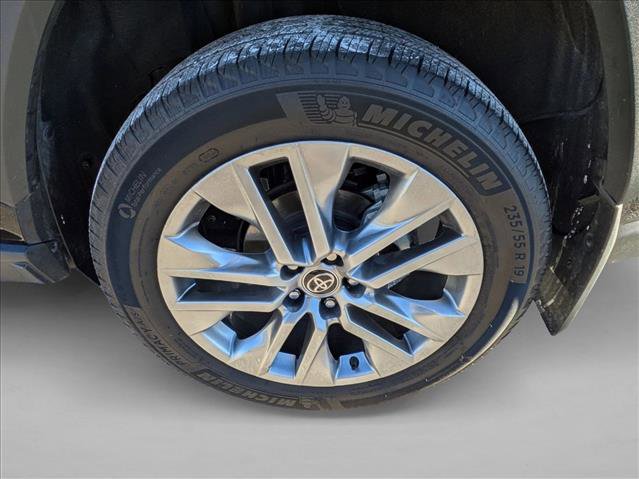Used 2023 Toyota RAV4 XLE Premium image 10