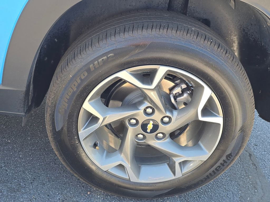 Used 2025 Chevrolet Trax LT FWD image 12