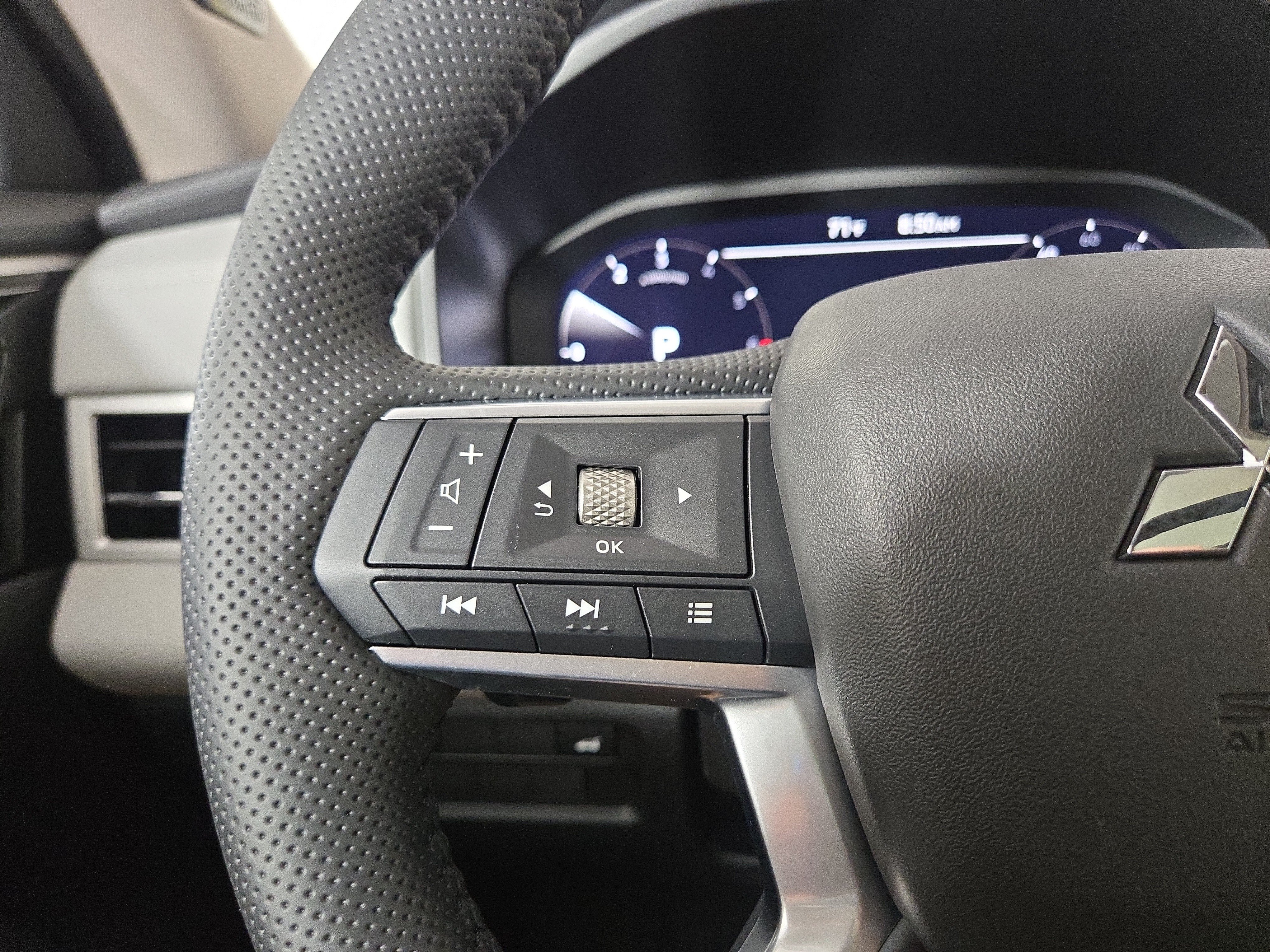 New 2026 Mitsubishi Outlander SE FWD image 15