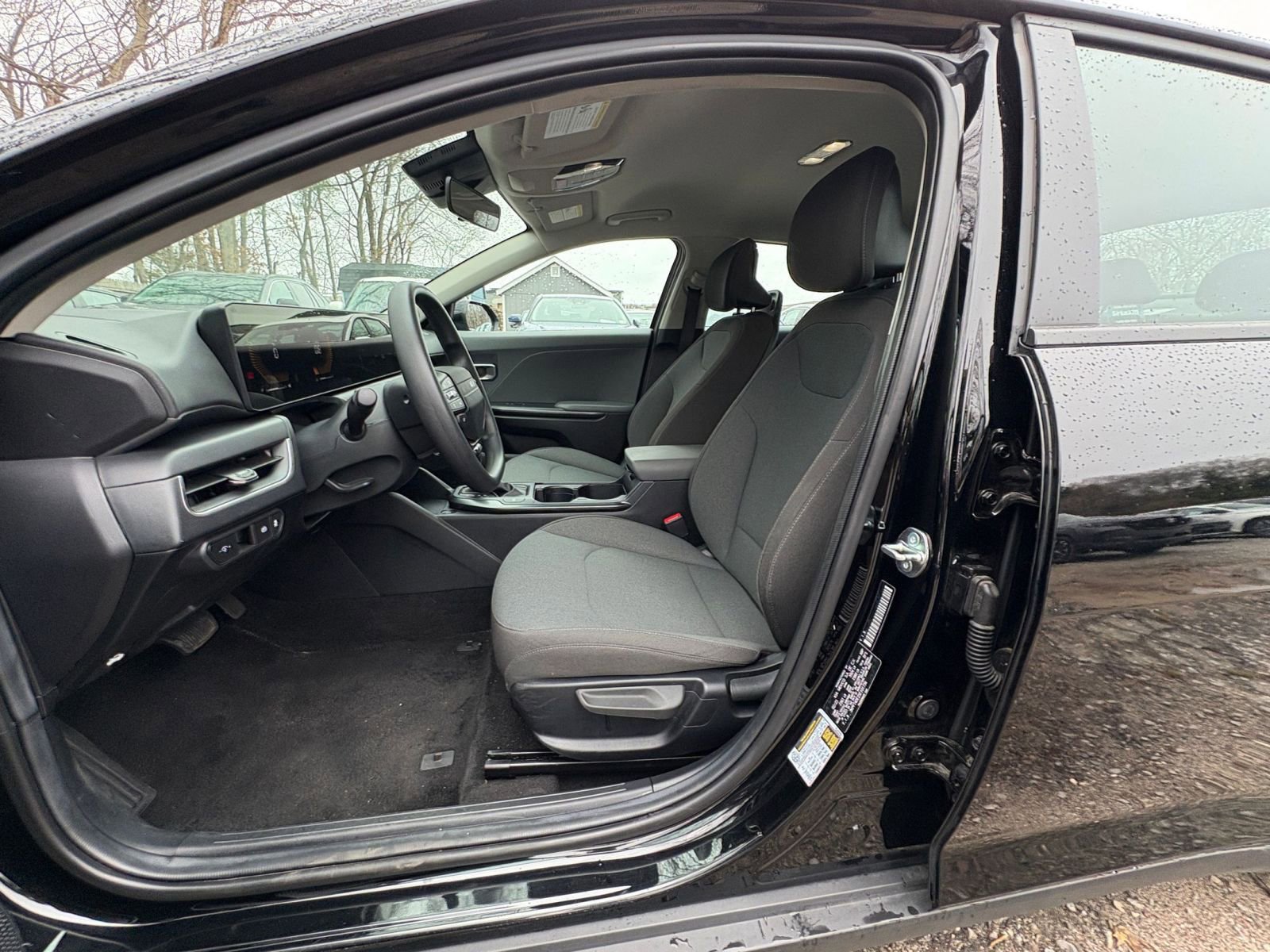 Used 2025 Kia K4 FWD image 24