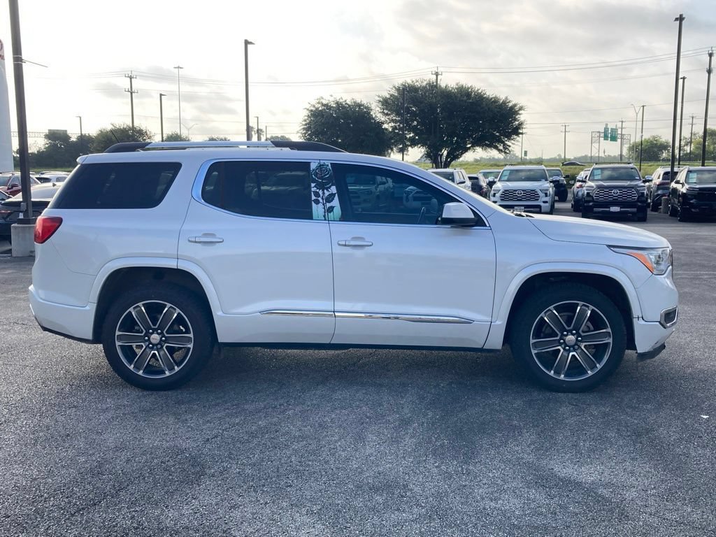 Used 2018 GMC Acadia Denali w/ Technology Package FWD image 4