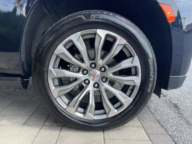 Used 2021 GMC Yukon Denali w/ Denali Premium Package image 2